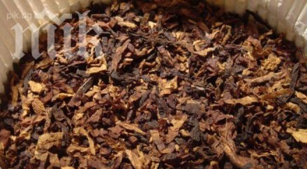 полицаи иззеха 12400 нелегален тютюн скрит кола