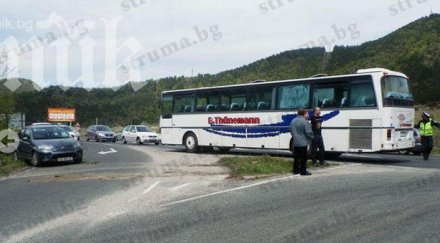 вижте снимки зверската катастрофа автобус фенове левски