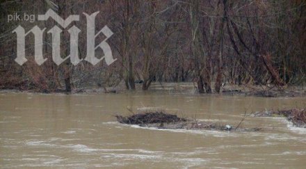 река стряма заплашва залее село войнягово