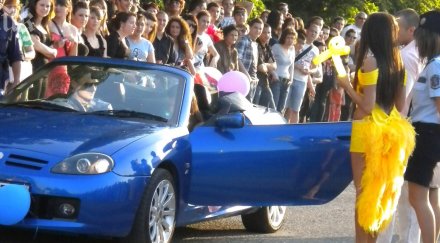 директорите училища броят колите абитуриентите