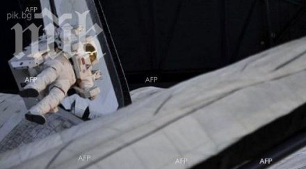 товарният кораб драгон скачи международната космическа станция