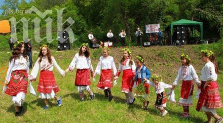 хоро мъртвите изви албутинския манастир