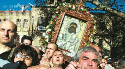 зловещо предзнаменование беляза пътя чудотворната икона прекърши кръстът