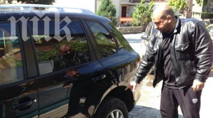 нарязаха гумите поршето таксиметров бос снимки