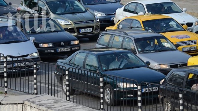 Километрично задръстване затруднява движението по Хемус