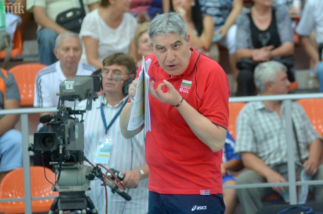 Волейболните ни национали започват подготовка в залата на НСА