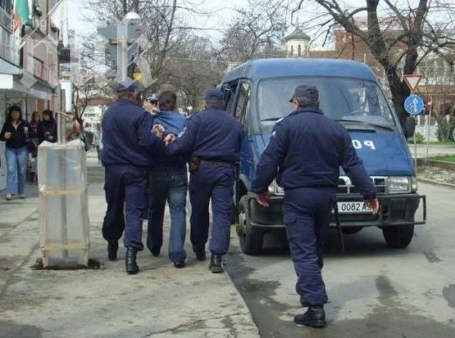 Обвиниха за убийство бащата, който ликвидира дъщеричката си с ритници