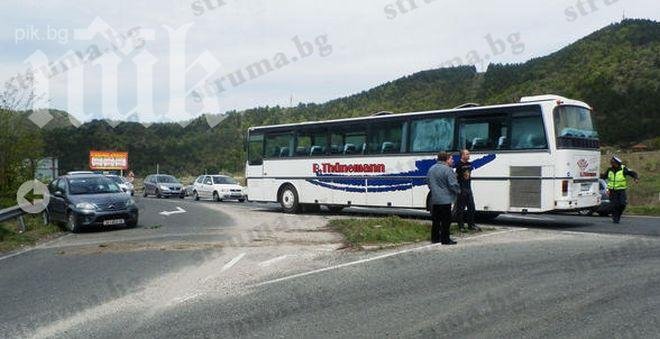 Вижте снимки от зверската катастрофа с автобус с фенове на Левски