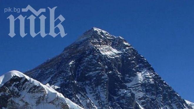 Непал прекрати издирването на затрупаните от лавината