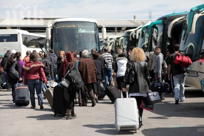 Туроператори в жестока битка за автобуси по Гергьовден