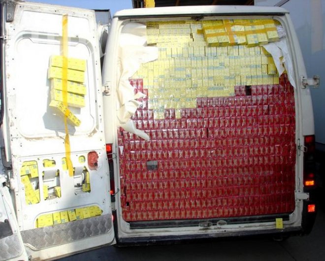 Контрабандисти внасят по 10 млн. цигари дневно през един ГКПП