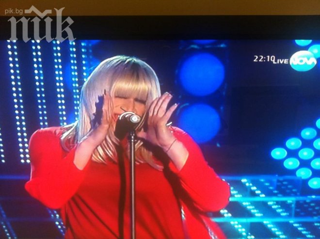 Невероятен Деян Донков взриви ефира като Лили Иванова в Като две капки вода