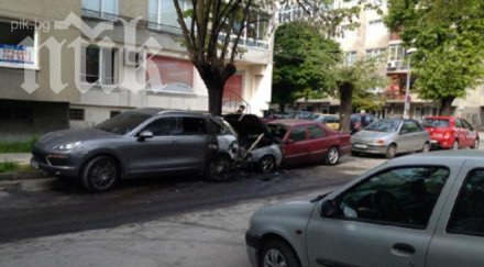 мерцедес порше избухнаха пламъци снимки