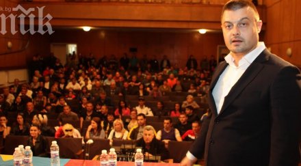 бареков политиците циници наш гръб отнеха достойнството доходите децата българите