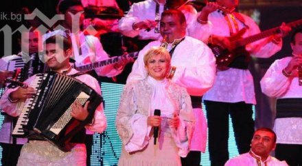 музикалното турне николина чакардъкова абв претърпяло провал видео