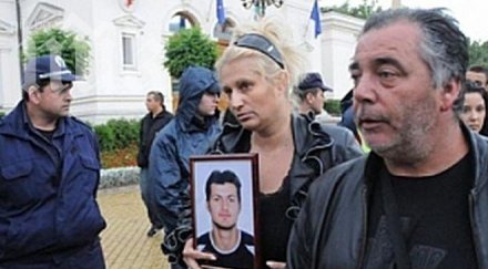 майката боби райнов дишам врата циганите убиха сина