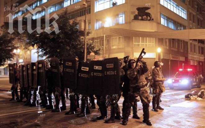 Протест блокира Рио де Жанейро