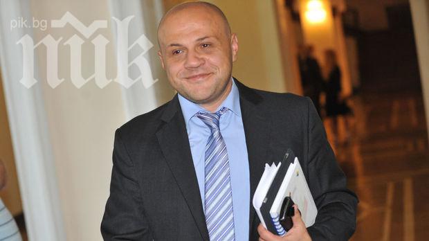 Томислав Дончев: Катастрофата продължава по план