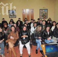 Българските ученици в чужбина ще могат да се явяват на матури у нас