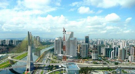 отново отваряме консулство големия град латинска америка