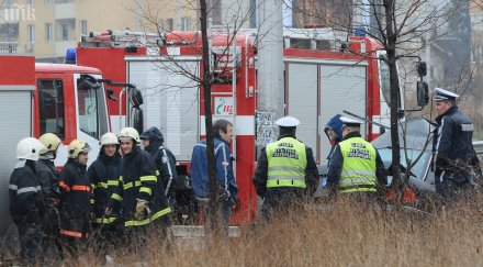 пожар бушува бургаски блок хората паника майка дете застрашени обгоря човек