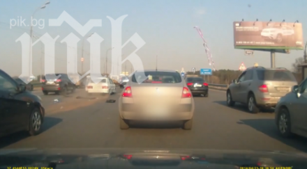 шок кола избухва движение видео