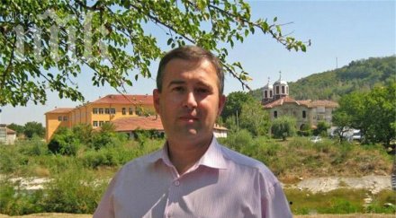 куриоз кмет дари кон полицаи вместо патрулка