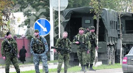 униан руски специални части готвят щурм летището краматорск