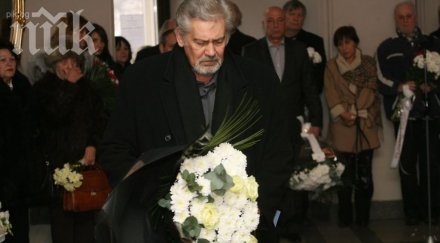 ексклузивно пик стефан данаилов забрани достъпа поклонението съпругата двама телохранители пазят входа седмочисленици