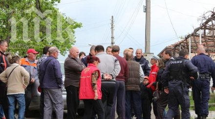 хората розово заканиха изгоним всички сирийци дойдат селото