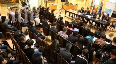 бареков младежи герб минават българия без цензура