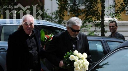 изпратиха мария данаилова аплодисменти ламбо разплака