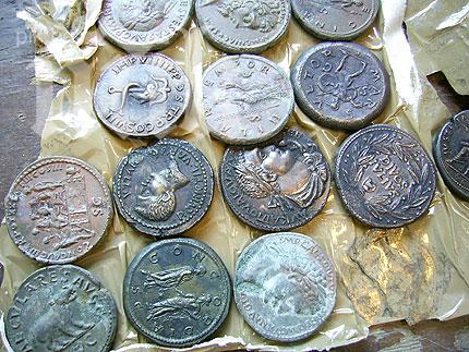 Предотвратиха изнасяне на колекция от антични монети