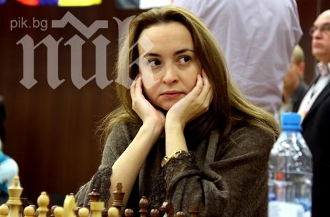 Антоанета Стефанова е втора след първия ден на Световното първенство по шахмат