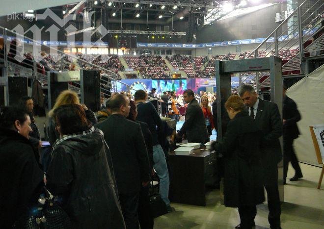 МВР и НСО осигуряват мощна охрана за 14 000 фенове на ГЕРБ в Арена Армеец