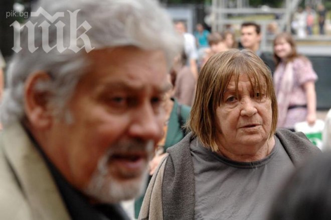 Стефан Данаилов още лекува рака, крепят го с вливания за погребението на Мария
