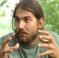 Синът на Ламбо скандално: Баща ми няма да се спре, докато не пукне!