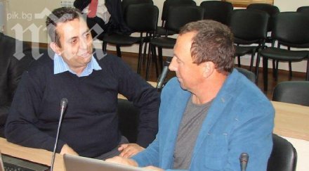 скандал общински съветник бургас гледа анимации време важно заседание градския парламент видео