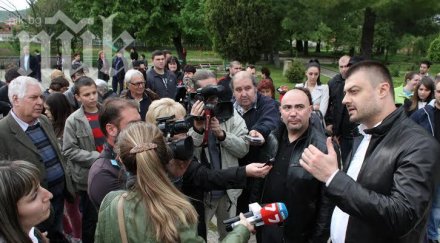 бареков розово ксенофобия виновно правителството