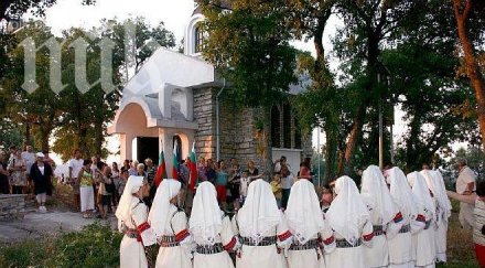 културният фест мистериите хухла събира певци поети музиканти