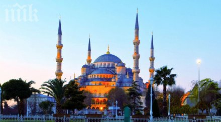 000 полицаи охраняват истанбул