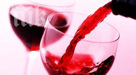 виното гони бръчките