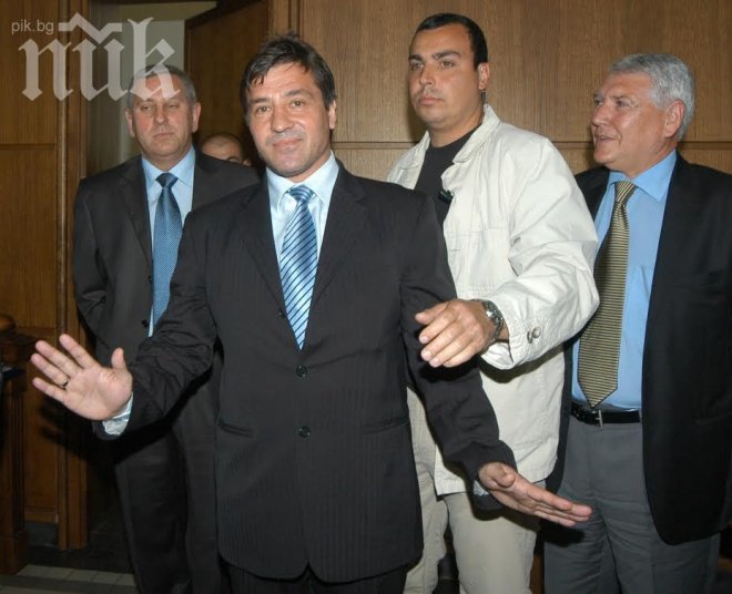 Братът на Маджо - пазач в неговата банка