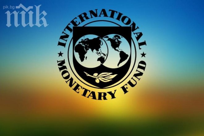 МВФ утвърди нова антикризисна програма за Украйна