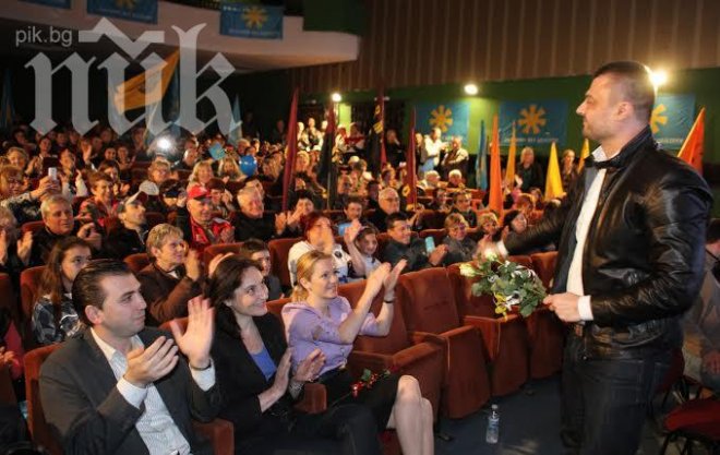 Бареков: Ние сме единствените, които имат връзка с народа