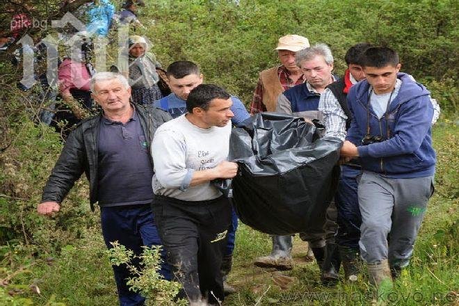 Сълзи във Винево! Погребаха 4-годишния Мерт, до трите гроба оставиха място и за дядо му