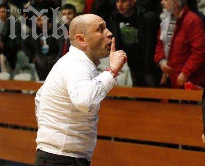 Тити Папазов пак безчинства, нахвърли се на Георги Божков