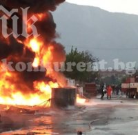 Чудовищен пожар във Враца, горят тръби от Водния цикъл (снимки)