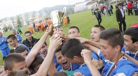 левски все пак взе трофей футбол навръх 100 годишнината