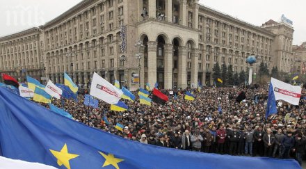 мвф намалява парите украйна изгуби източните части